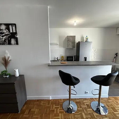 Bel De 45m2 A Courbevoie